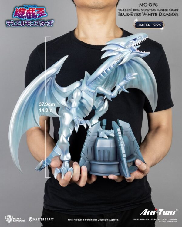 Yu-Gi-Oh! Blue Eyes White Dragon Beast Kingdom Master Craft 37 cm - Imagen 6