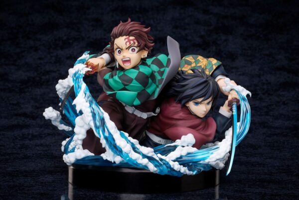 Kimetsu no Yaiba Aniplex Tanjiro y Tomioka 13 cm