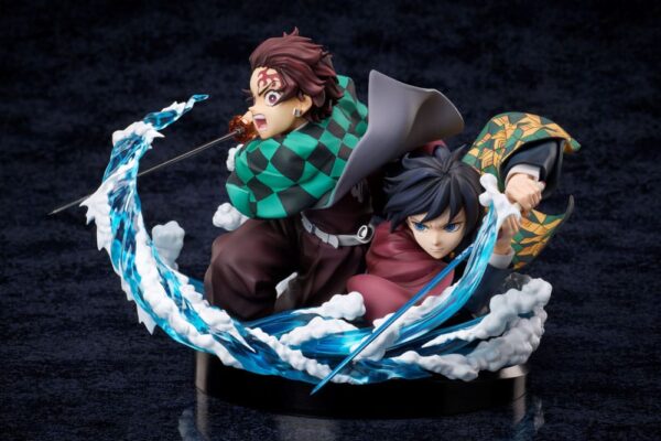 Kimetsu no Yaiba Aniplex Tanjiro y Tomioka 13 cm - Imagen 3