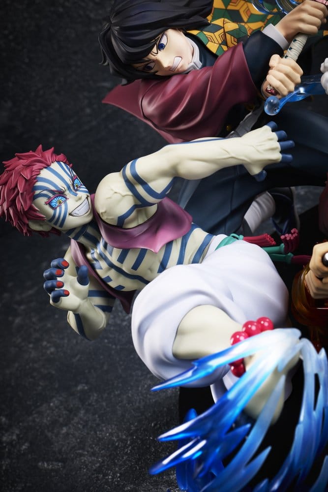 Kimetsu no Yaiba Diorama 1/8 Tanjiro Kamado & Giyu Tomioka VS Akaza 13 cm - Imagen 3